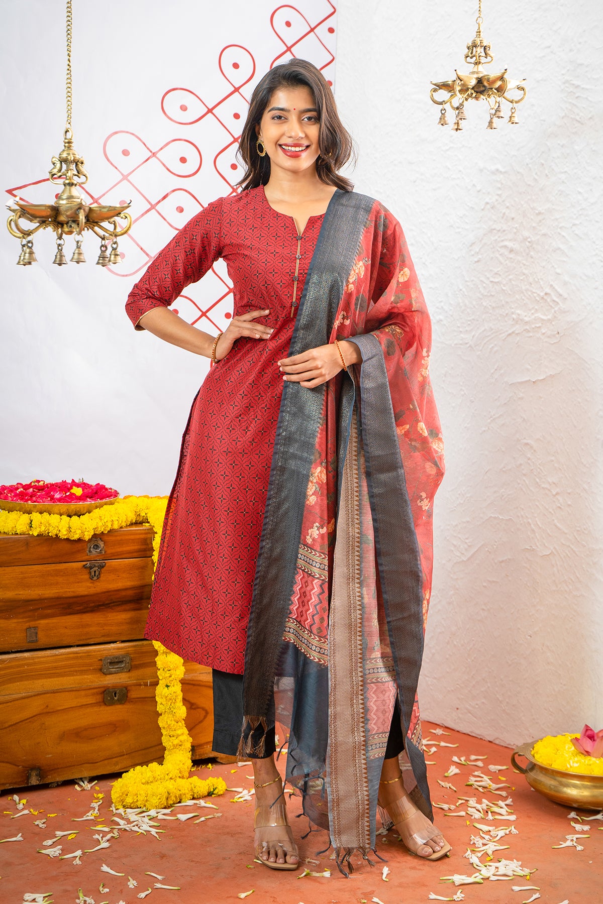 Allover Floral Printed Kurta Set With Printed Brocade Dupatta Red Black
