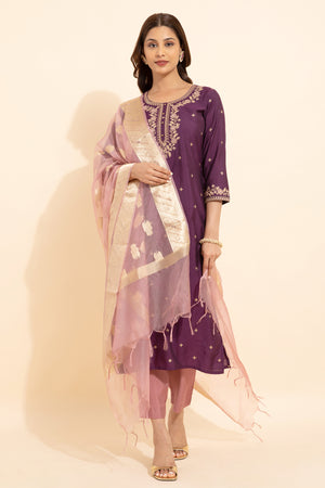 Floral Embroidered Printed Kurta Set With Brocade Dupatta Purple Pink