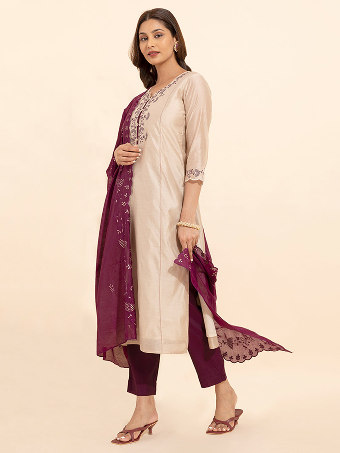 Floral Embroidered Kurta Set With Sequins Embellished Organza Dupatta - Beige & Burgundy