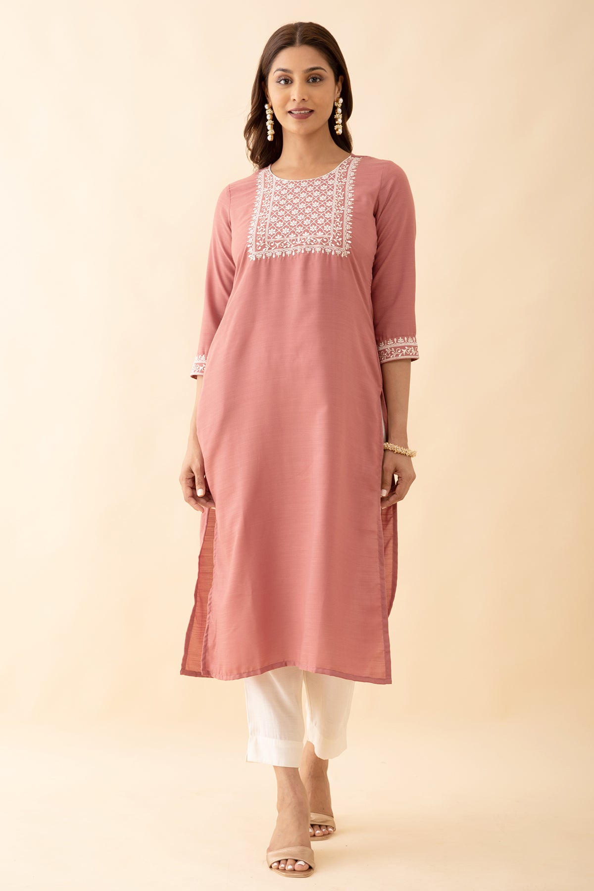 Floral Embroidered Yoke Kurta Set With Embroidered Organza Dupatta - Peach & Off White