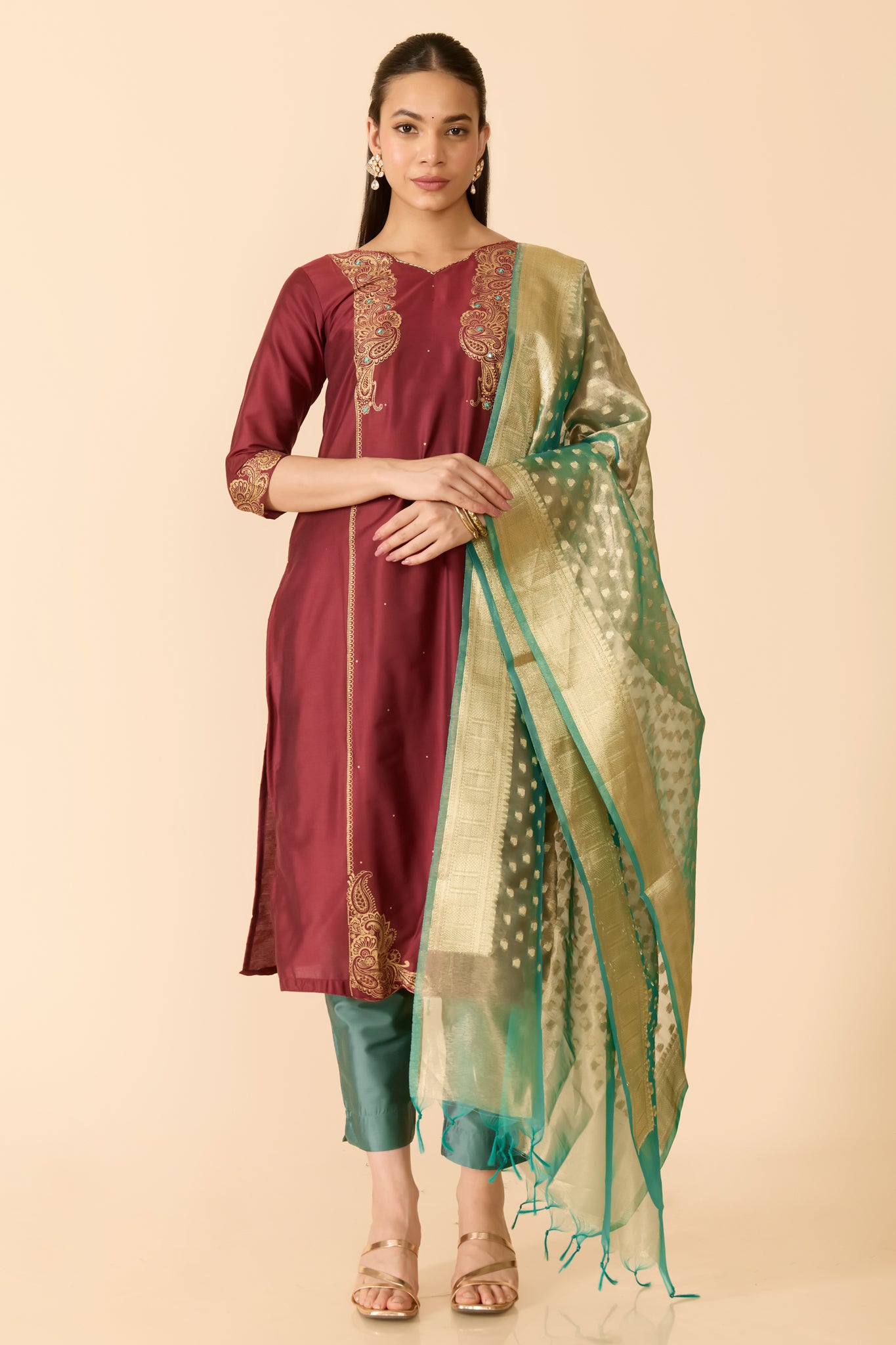 MAROON ART SILK KURTA SET WITH TURQUOISE DUPATTA