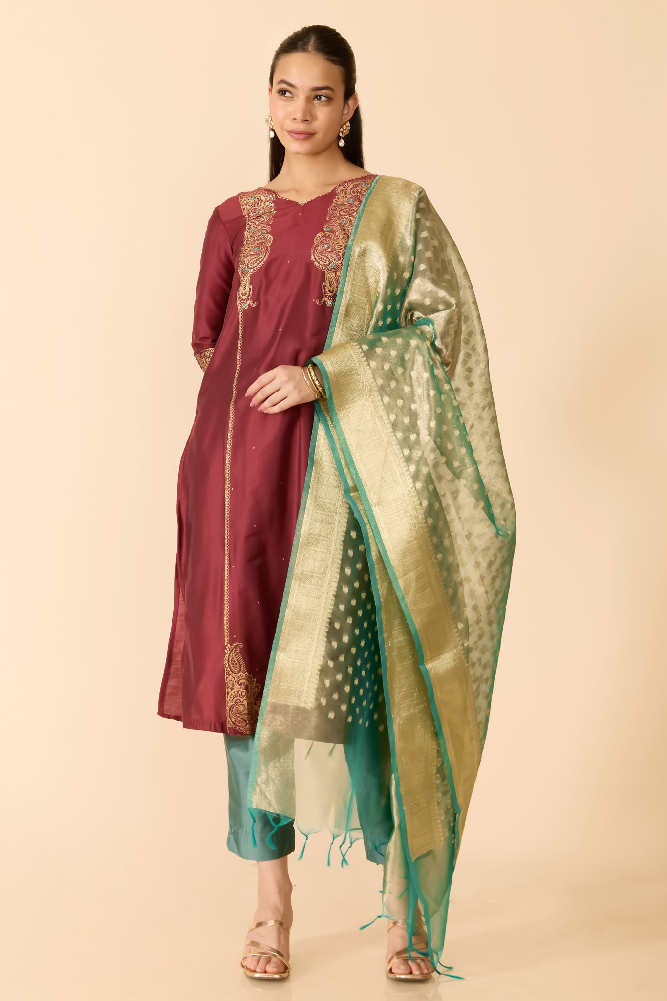 MAROON ART SILK KURTA SET WITH TURQUOISE DUPATTA