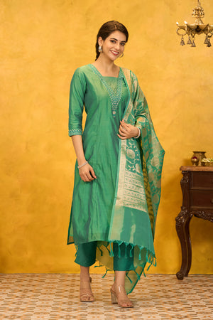 Floral Embroidered Kurtaset with Brocade Dupatta - Green