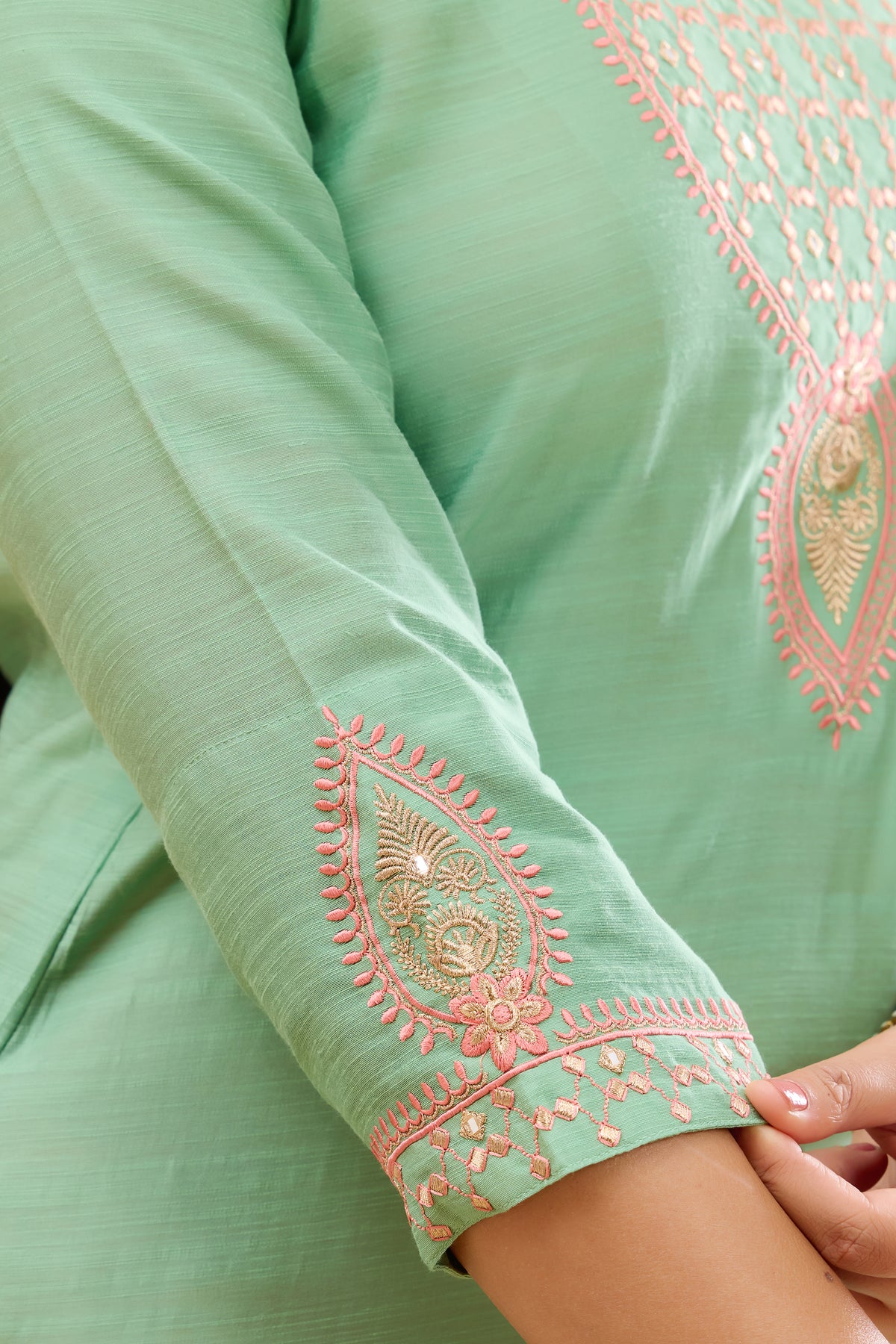 Ethnic Motif Embroidered Peach & Green Kurtaset with Brocade Dupatta Maybell Womens Fashion Ethnic Motif Embroidered Peach & Green Kurtaset with Brocade Dupatta Maybell Womens Fashion