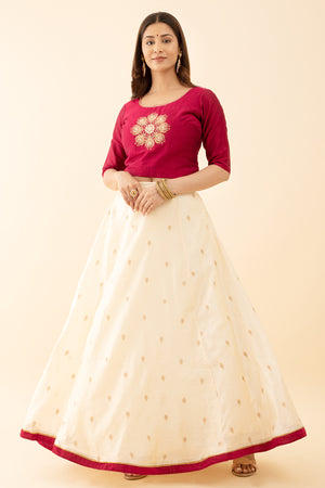 Mayil Peeli Embroidered Skirt Set with Foil Mirror Embellishment