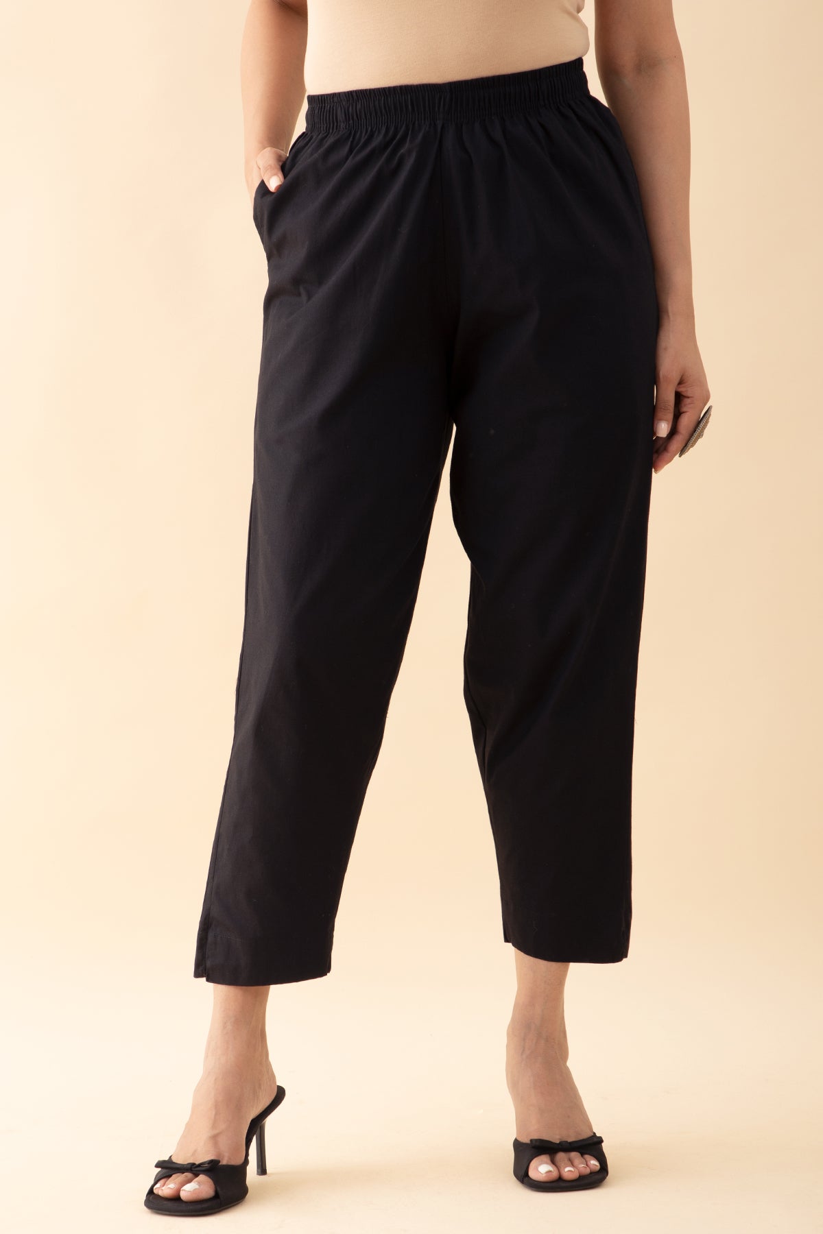 Solid Straight Pant - Black