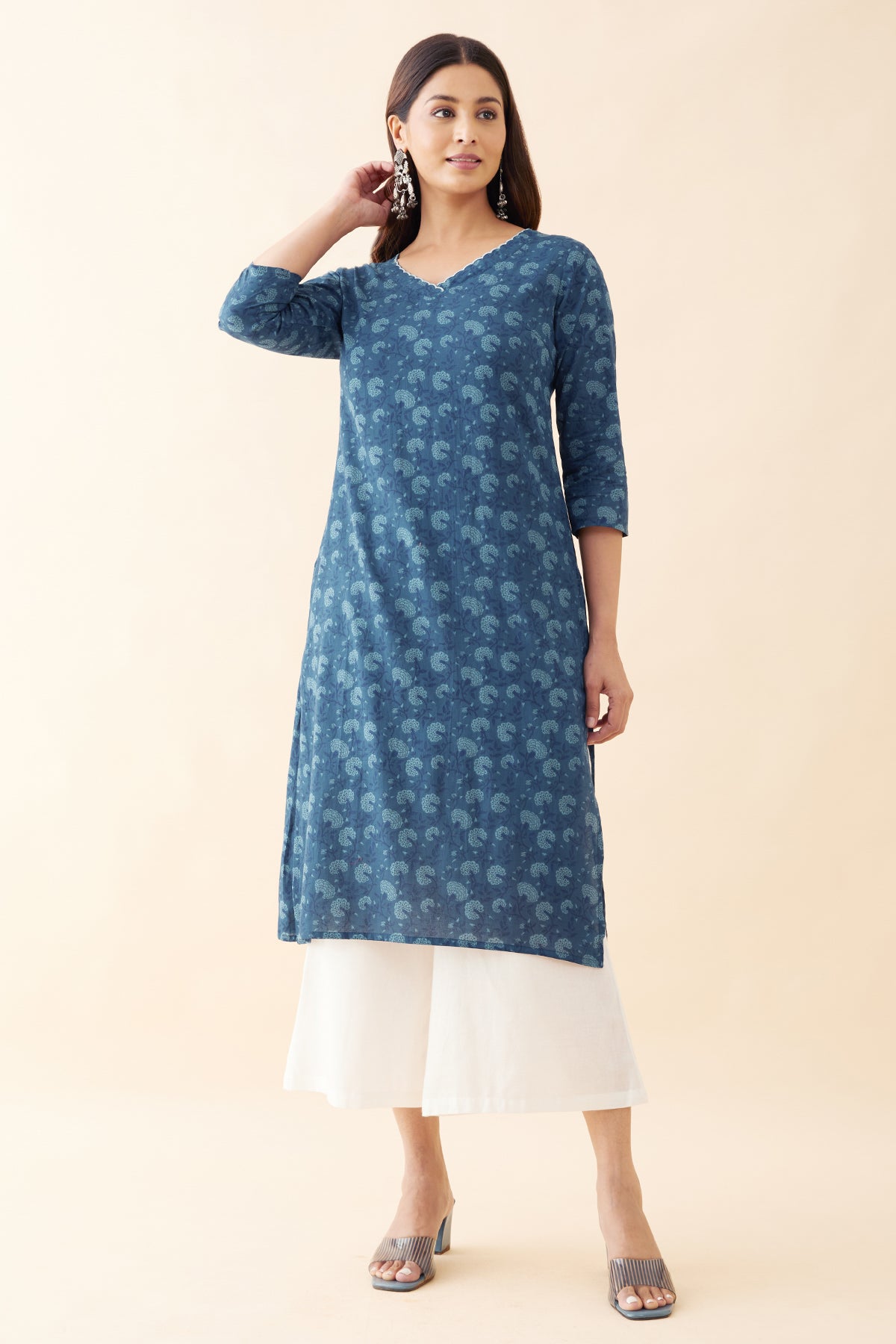 Floral Printed Scallop Neck Kurta - Blue