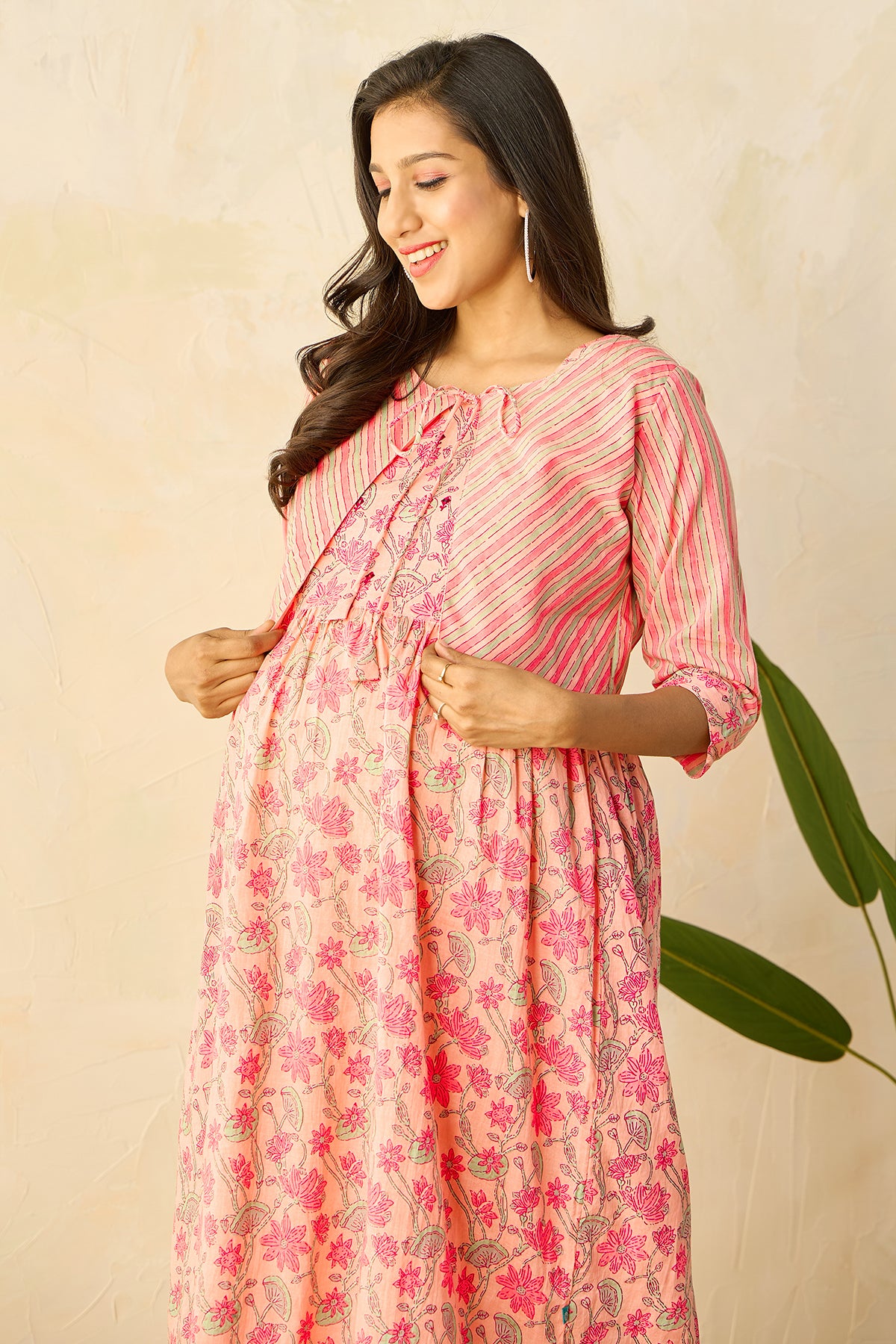 Floral Printed Maternity Kurta with Striped Jacket- Peach
