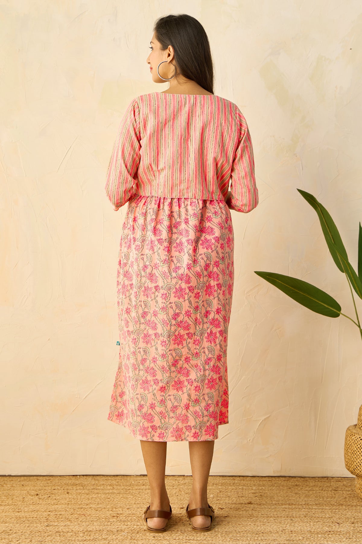 Floral Printed Maternity Kurta with Striped Jacket- Peach
