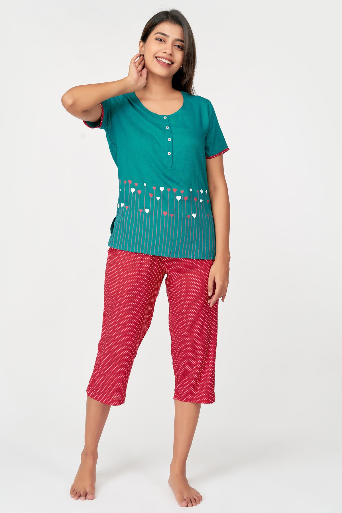 Little Heart Printed Top & Pin Dotted Polka 3/4th Printed Bottom Women's Pyjama Set - Green & Red