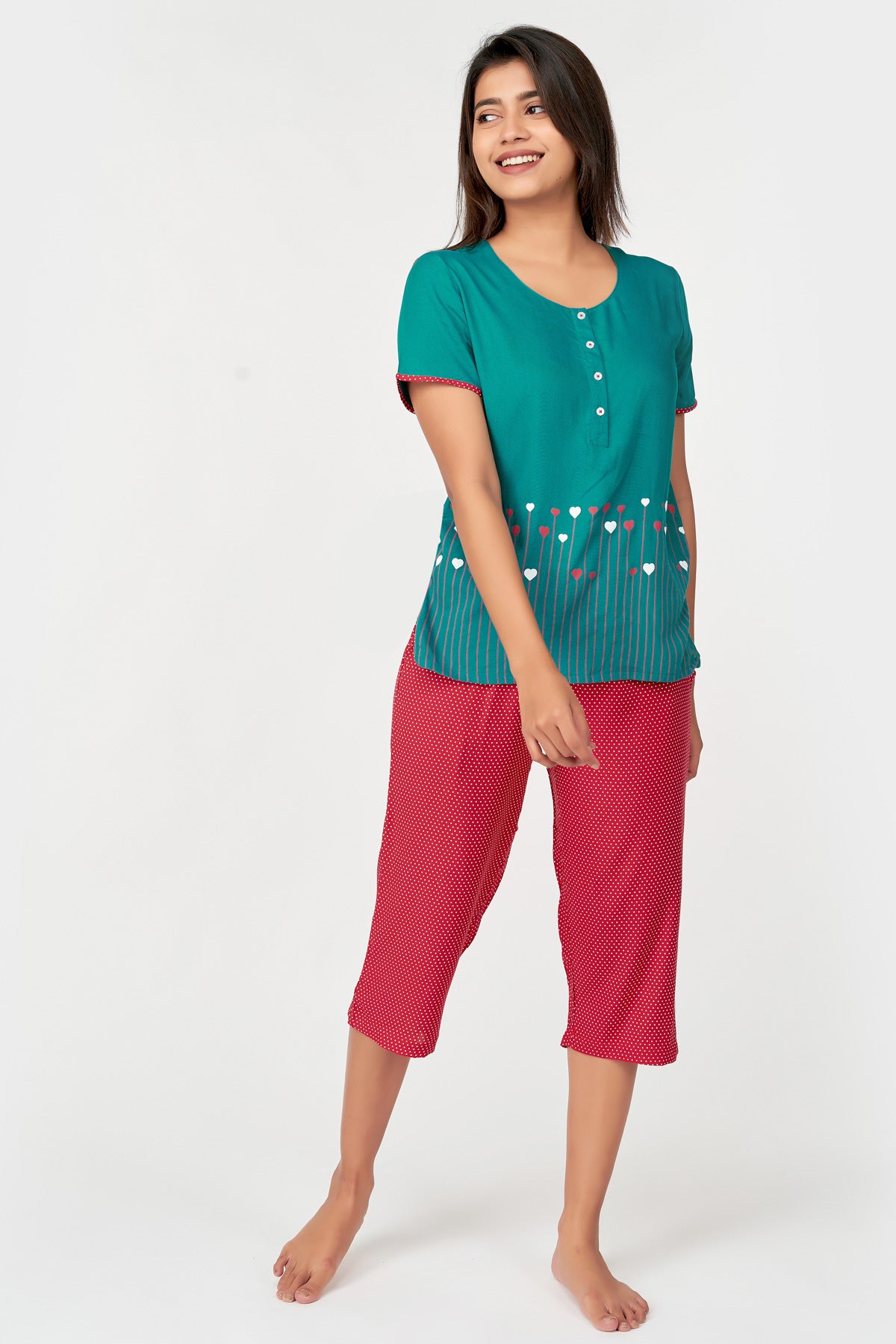 Little Heart Printed Top & Pin Dotted Polka 3/4th Printed Bottom Women's Pyjama Set - Green & Red