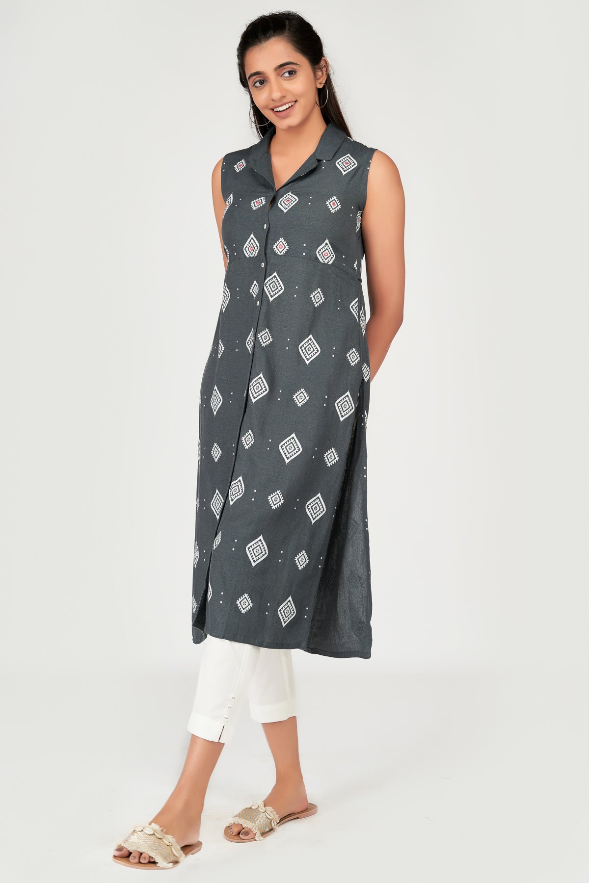 Mirror Embroidered Geometric Motif Women's Kurta - Grey