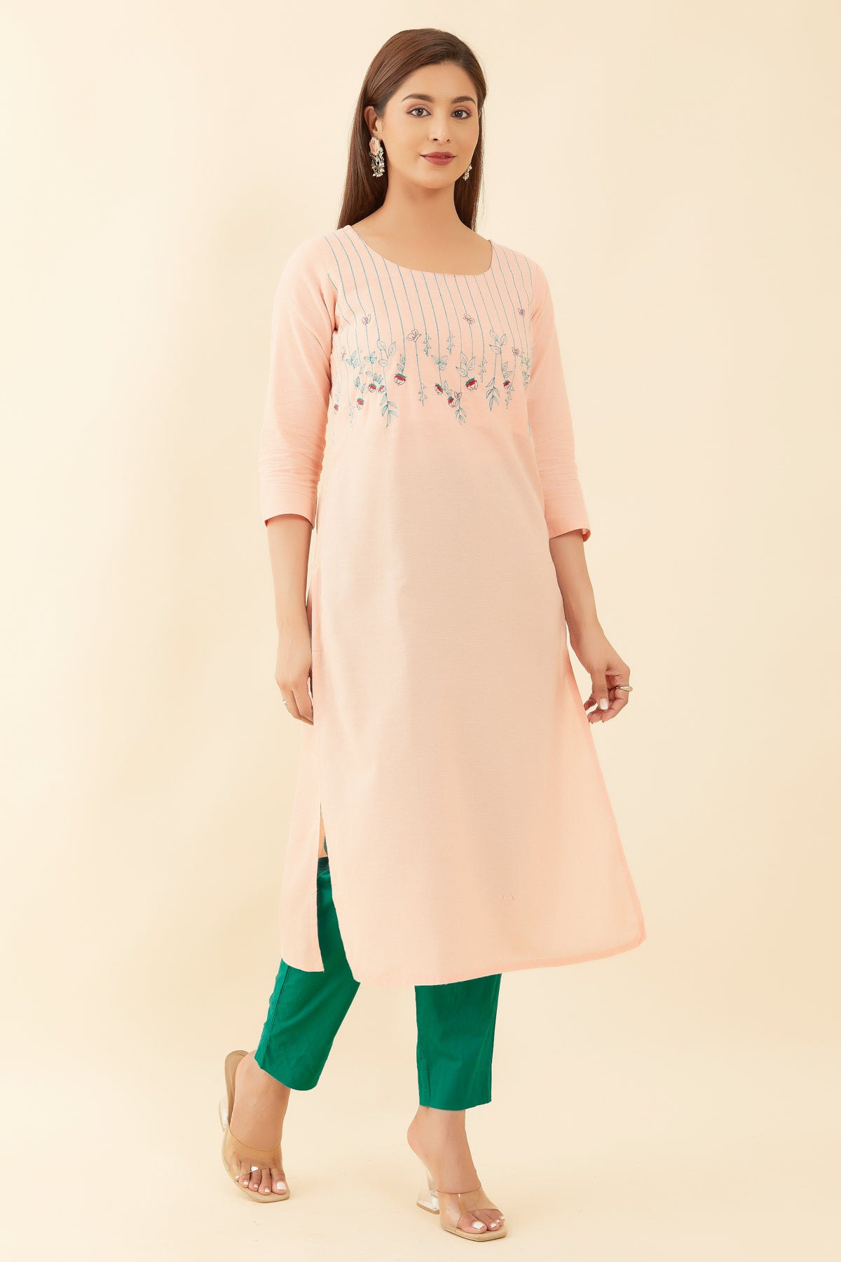 Contrast Floral Embroidered Kurta Peach