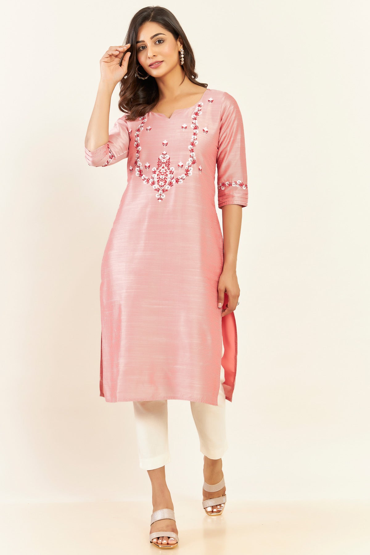 Contrast Floral Embroidered Women's Kurta - Peach