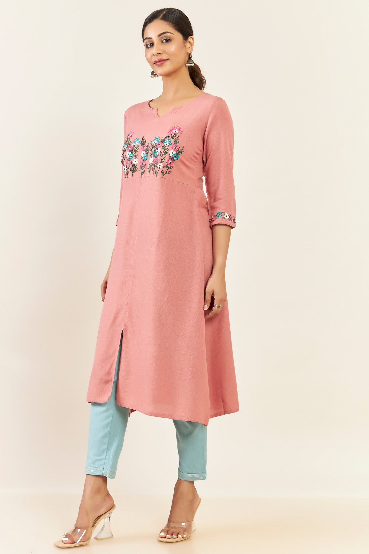 Contrast Floral Embroidered Kurta - Pink