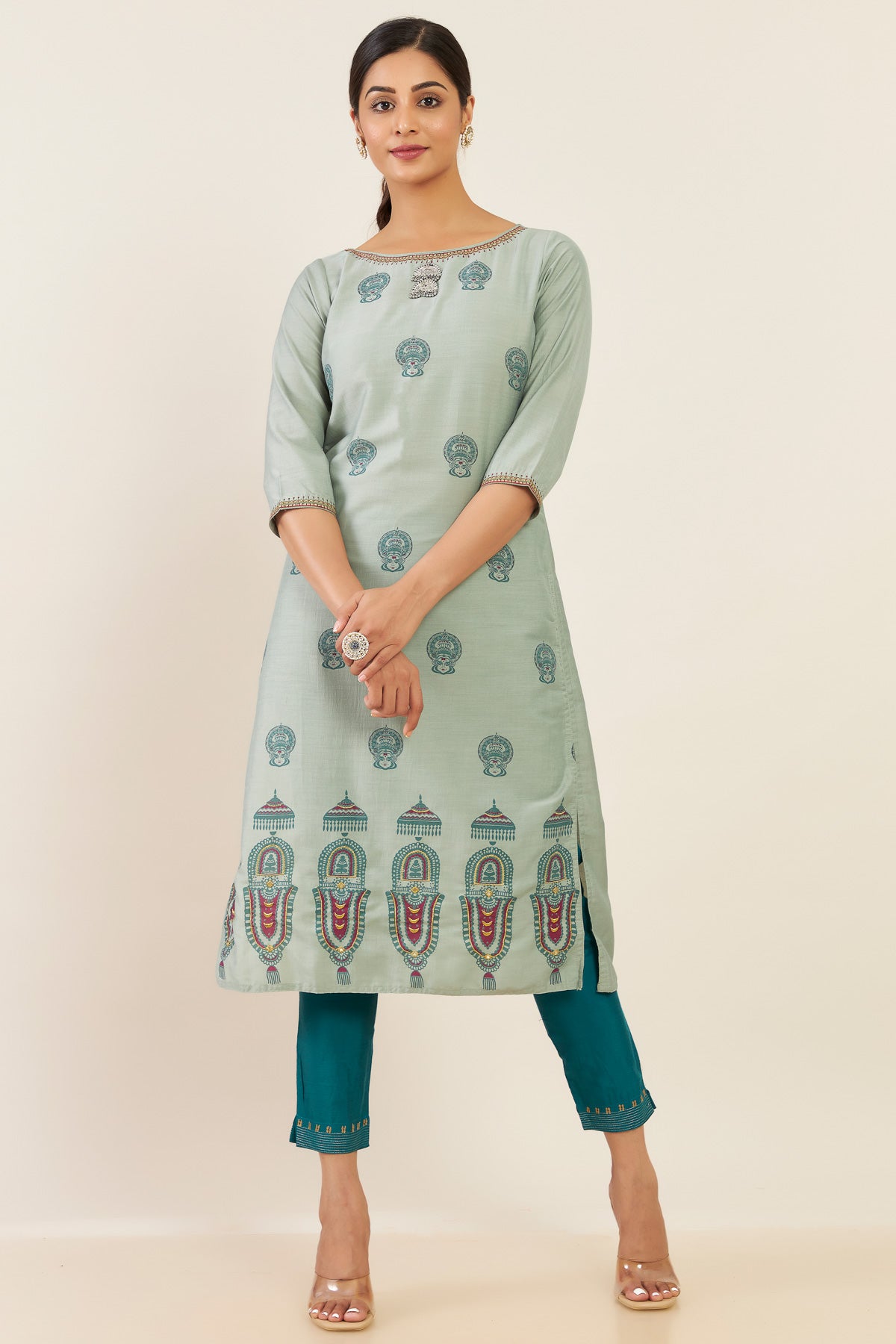 All Over Kathakali Print With Scallop Embroidered Kurta Green