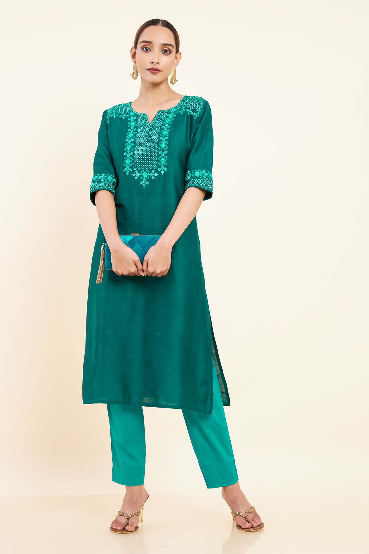 Floral & Moroccan Motif Embroidered Kurta Green