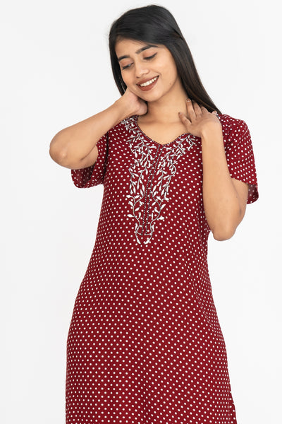 Contrast Leaf Motif Embroidered Yoke With All Over Ditsy Printed Nighty - Red