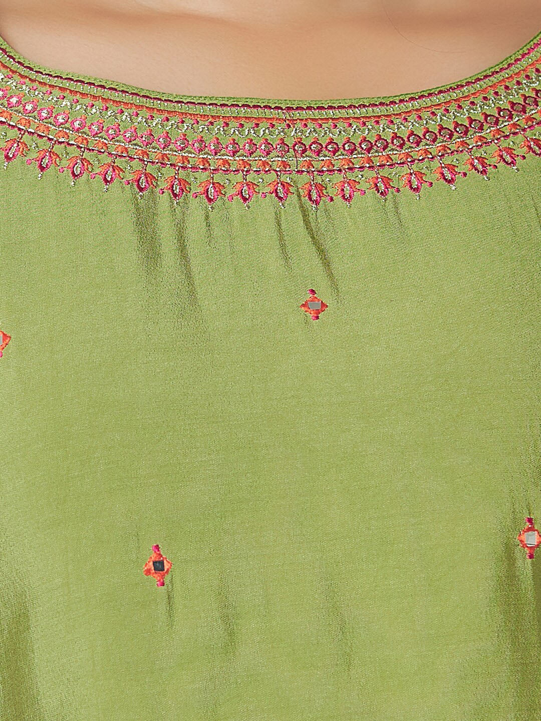 Geometric Motif Embroidery With Foil Mirror Butta Embellished Kurta Green