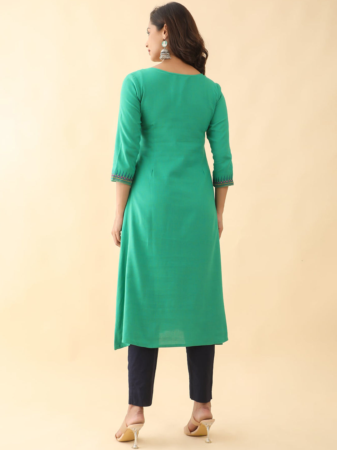 Jewelled Embroidered With Contrast Front Slit Kurta Green