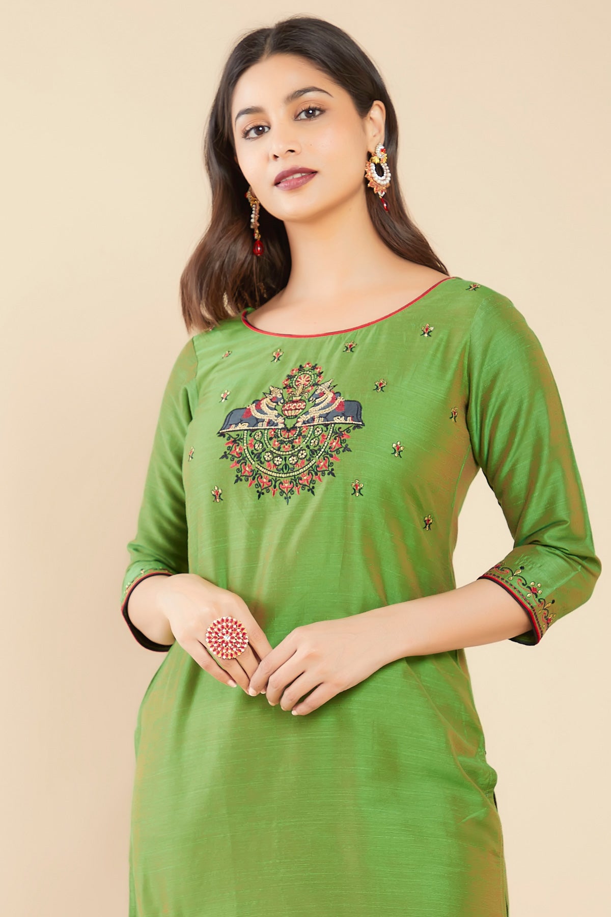 Nandi & Floral Motif Embroidered Kurta - Green